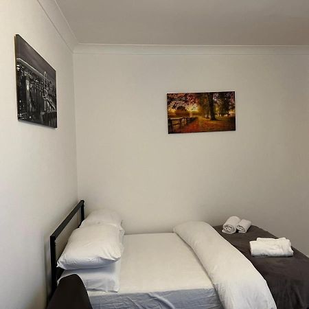 Appartamento F4-Ground Floor Studio Fits 3 Near Paddington Londra Esterno foto