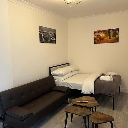 Appartamento F4-Ground Floor Studio Fits 3 Near Paddington Londra Esterno foto