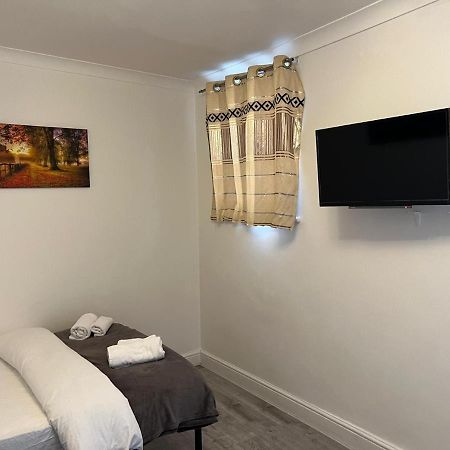 Appartamento F4-Ground Floor Studio Fits 3 Near Paddington Londra Esterno foto