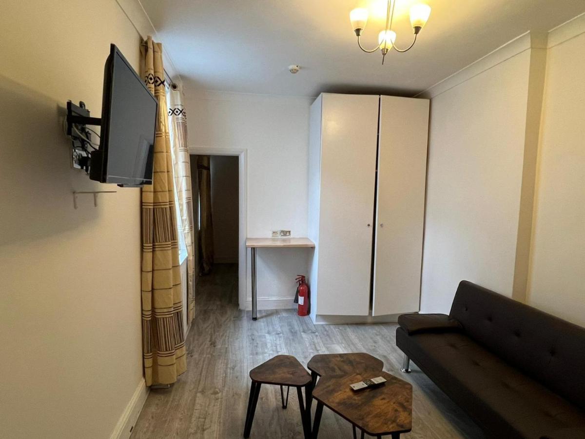 Appartamento F4-Ground Floor Studio Fits 3 Near Paddington Londra Esterno foto