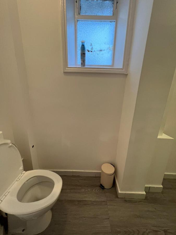 Appartamento F4-Ground Floor Studio Fits 3 Near Paddington Londra Esterno foto